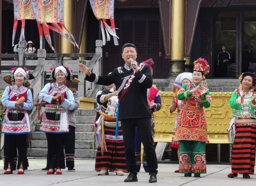 中国民歌展·遇见格乐好青年！格乐学子蒙才华演唱《千年古道情犹在》顺利演出