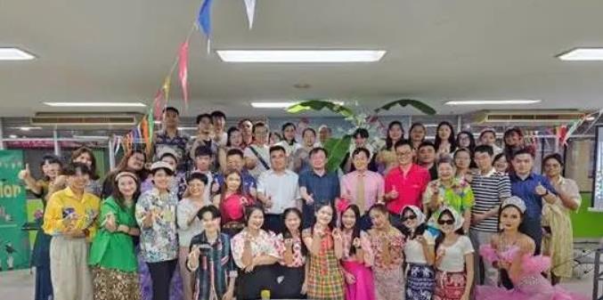 泰国格乐大学举行商务汉语专业毕业晚会