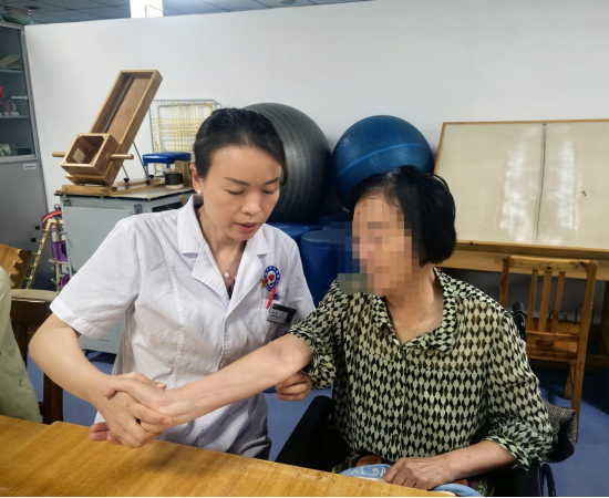 泰国格乐大学师生协作成果：《平衡的身体》中译本重磅首发