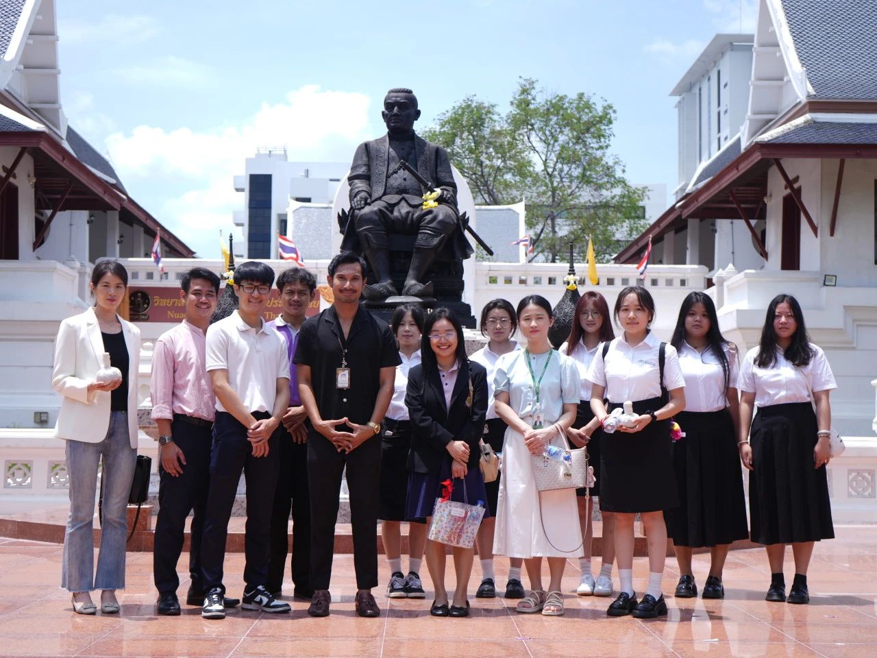 跨越国界的医学智慧：格乐大学交换生探访泰国传统医学